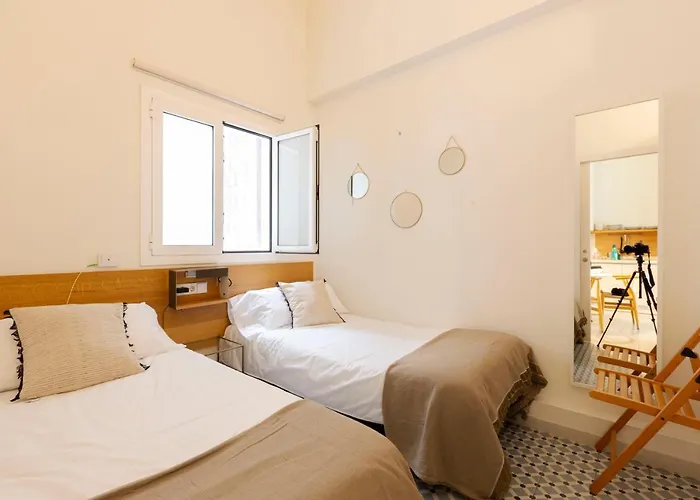 The Barcelona Centric Apt By Maison Pinata